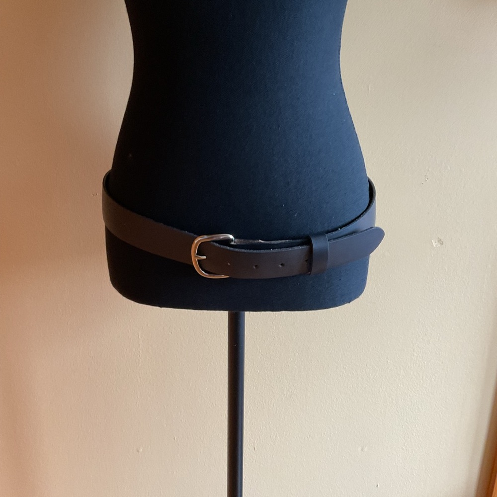 CUSTOM LEATHER Black Genuine Leather Belt with Silver Buckle - Picture 5 of 5